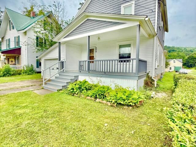 Property Photo: 608 South State Street PA 16365