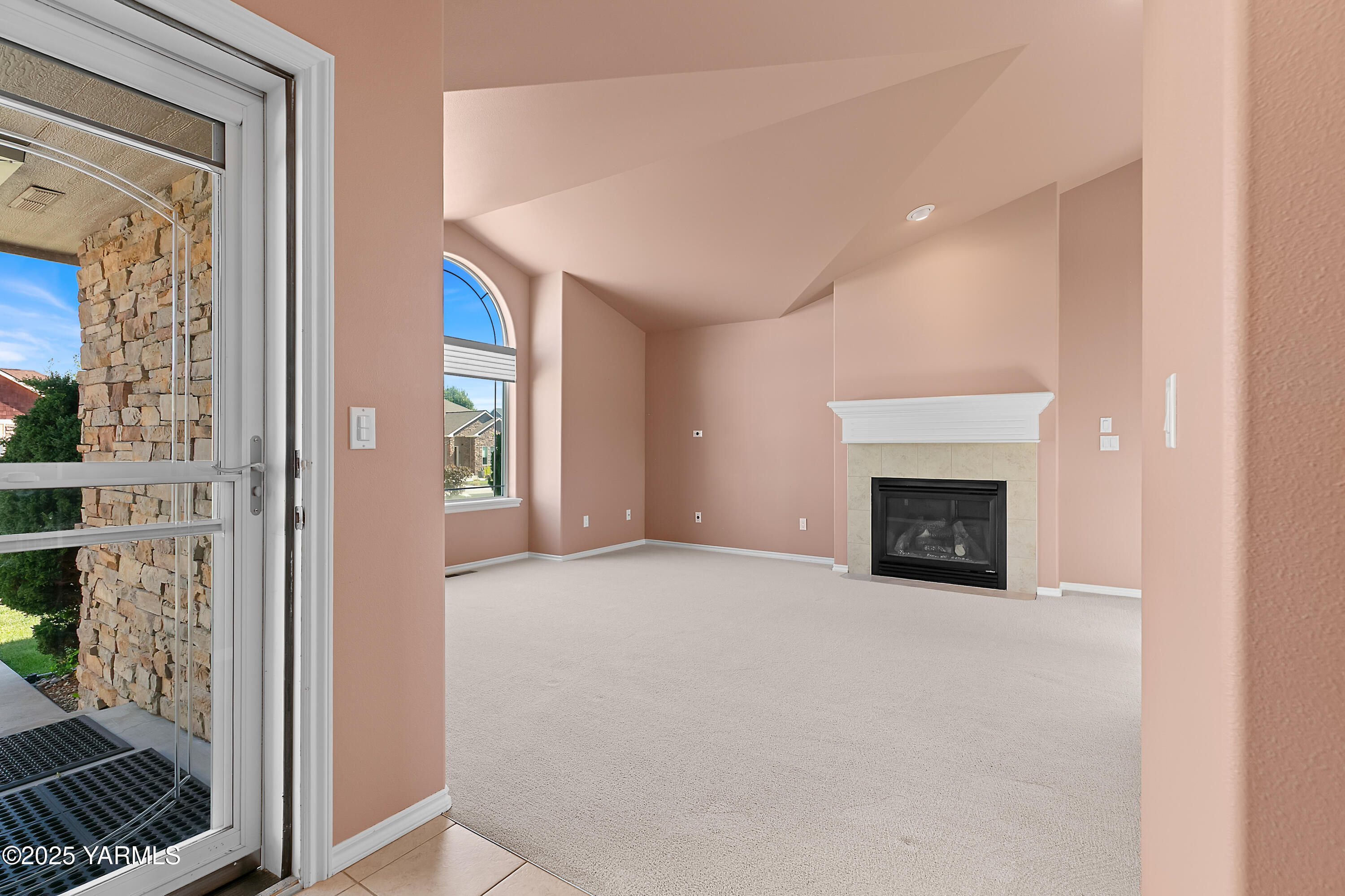 Property Photo: 8506 Garden Ave WA 98908
