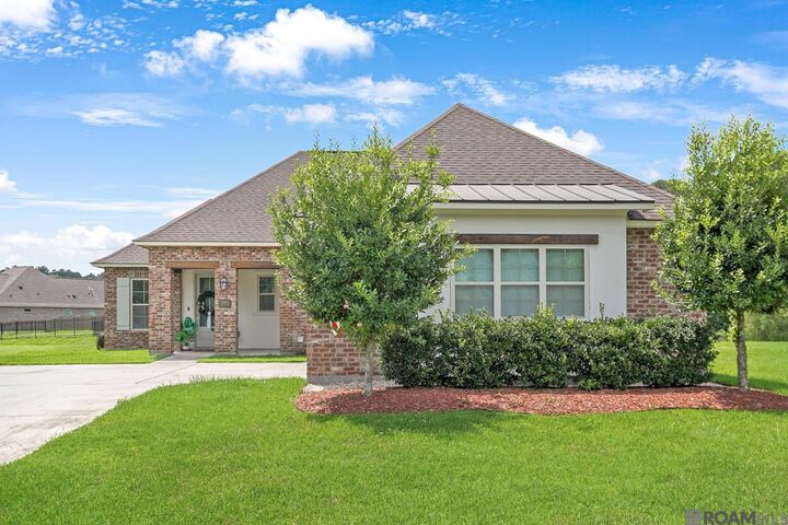 Property Photo: 16142 Redstone Dr LA 70770