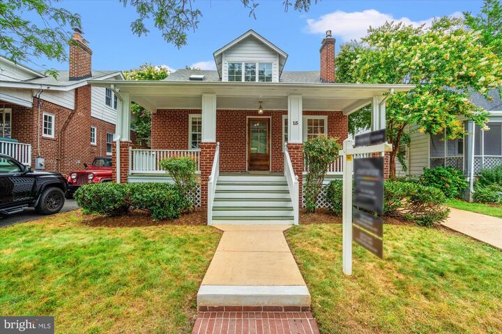 Property Photo: 15 W Masonic View Avenue VA 22301