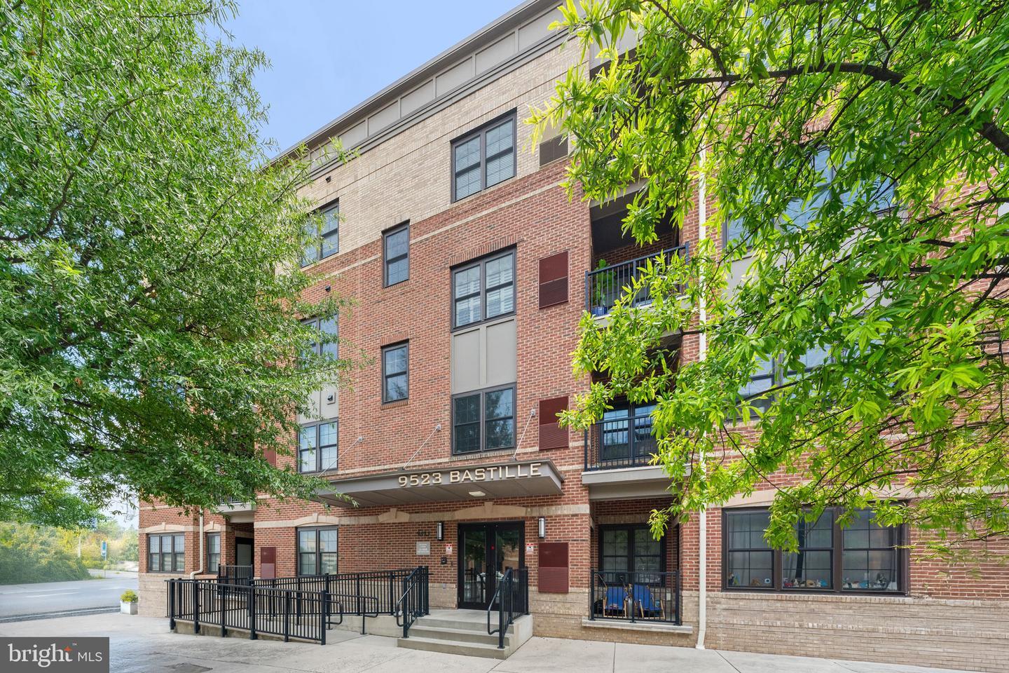 Property Photo:  9523 Bastille Street 305  VA 22031 