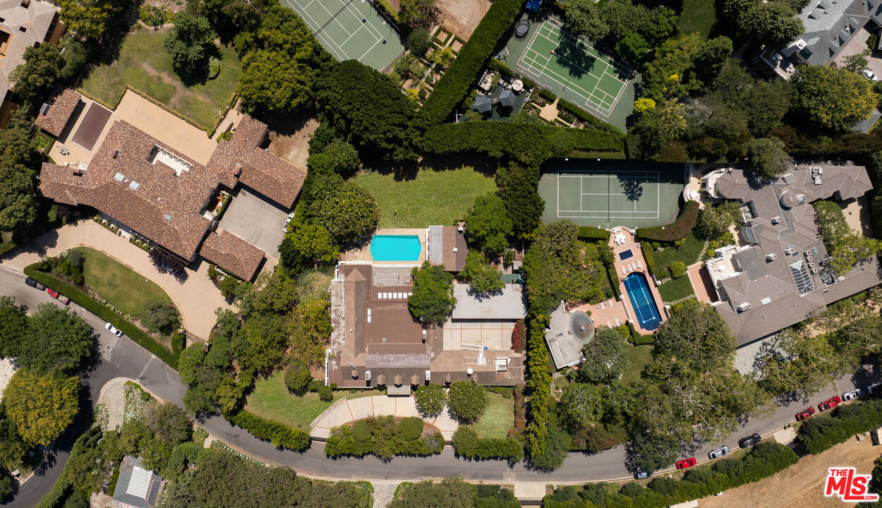 Property Photo:  327 Delfern Dr  CA 90077 