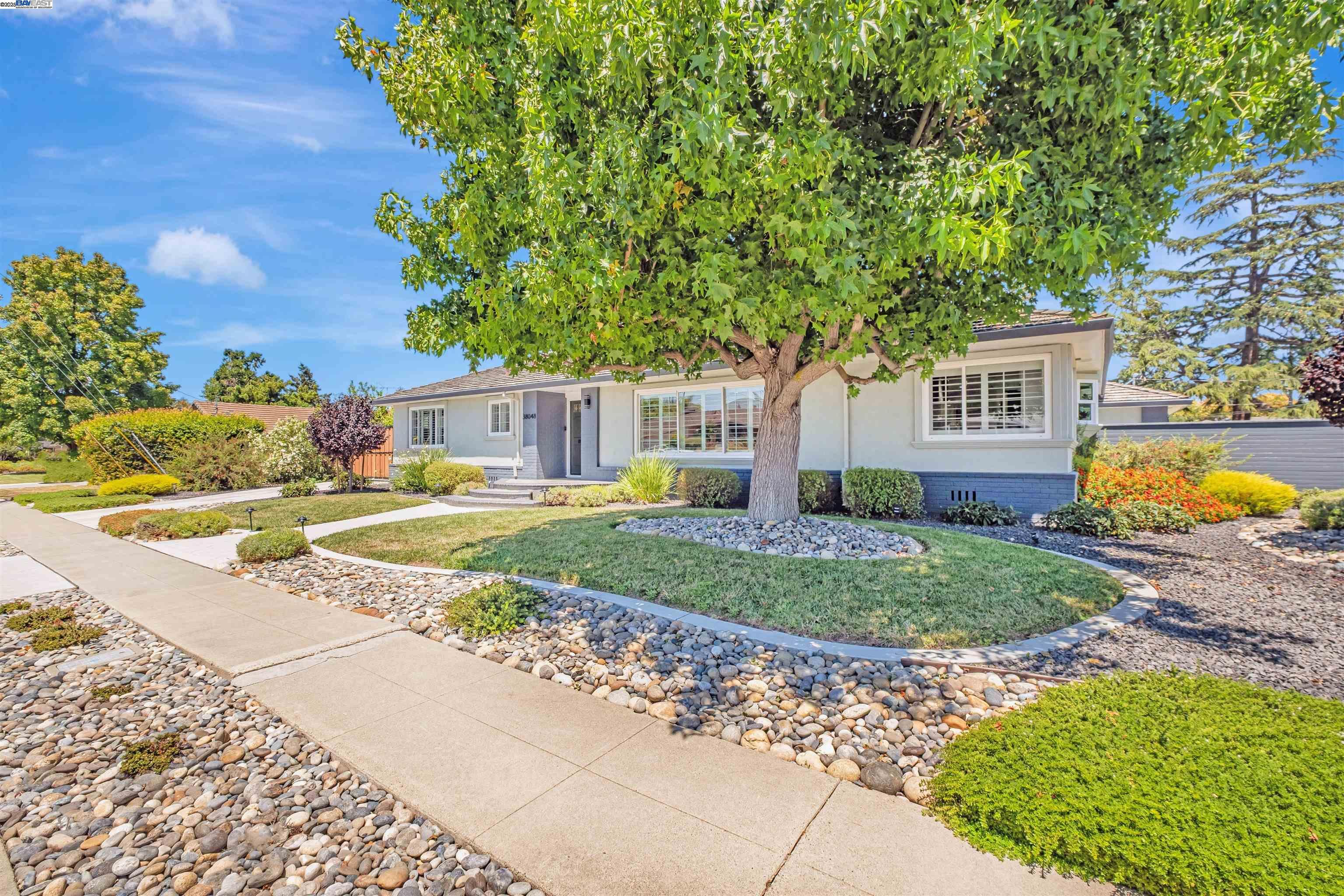 Property Photo: 38048 Glenmoor Dr CA 94536