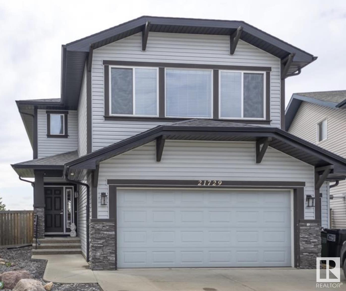 21729 94A Avenue NW  Edmonton AB T5T 1M9 photo
