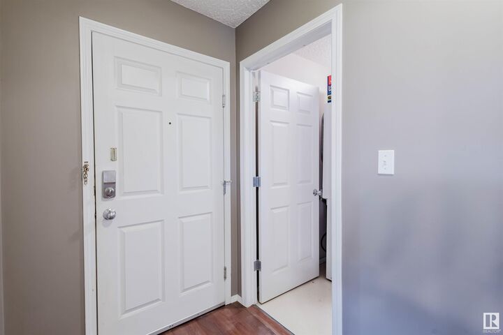 Property Photo:  11104 109 Avenue NW 203  AB T5H 1E1 