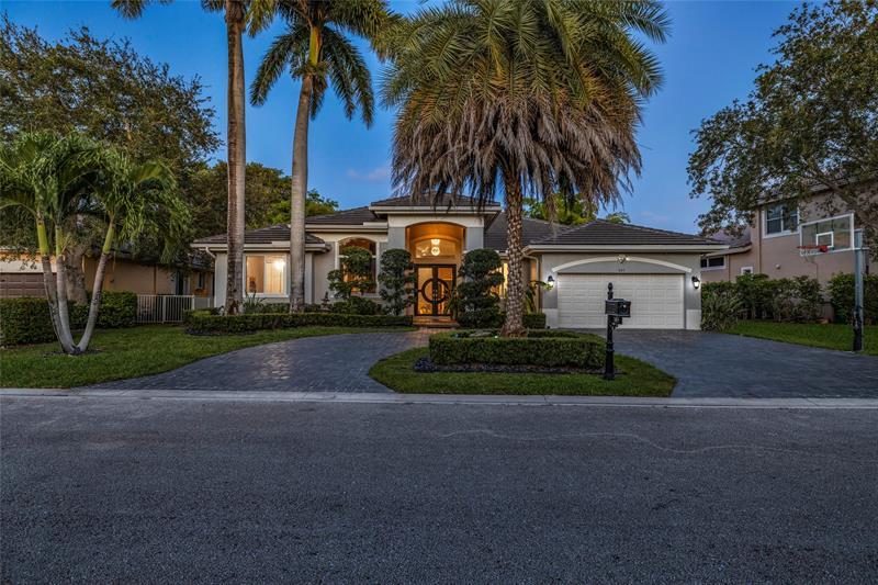 Property Photo: 385 NW 118th Ave FL 33071