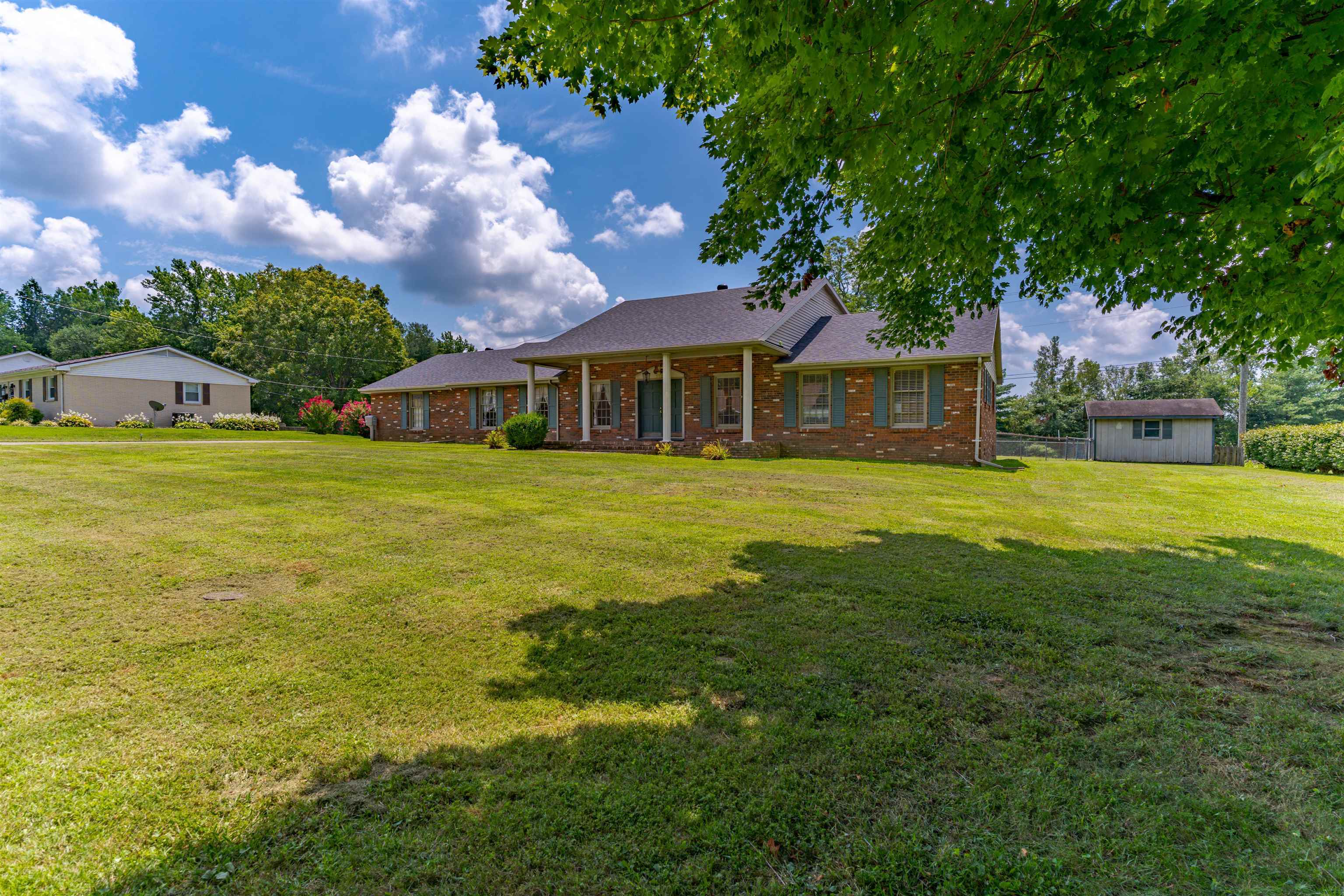 Property Photo:  312 E Young Street  KY 42437 