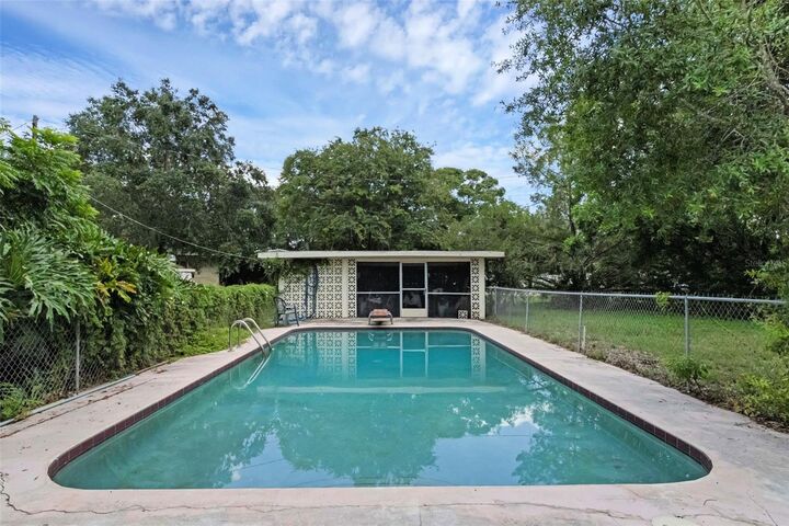 Property Photo: 1861 Peninsular Drive FL 33844