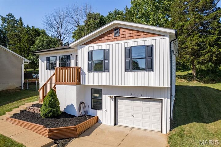 Property Photo:  2120 Meadow Brook Drive  MO 63020 
