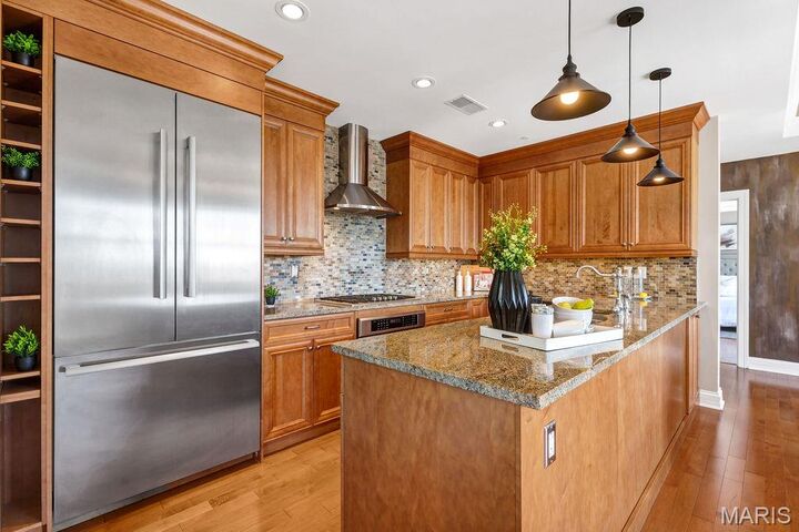 Property Photo:  232 N Kingshighway Boulevard 1201  MO 63108 