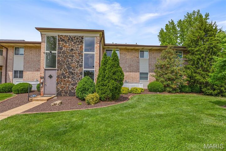 10003 Sakura Drive B  Unincorporated MO 63128 photo