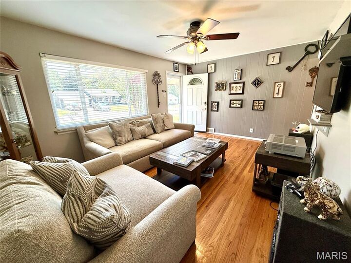 Property Photo:  117 E Donaldson Drive  MO 63129 