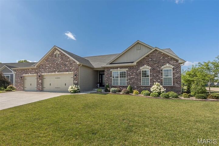 Property Photo: 2 Wyndemere Court MO 63367