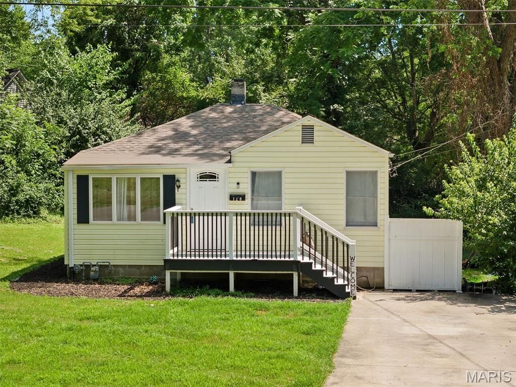 Property Photo:  120 W Washington Street  IL 62234 