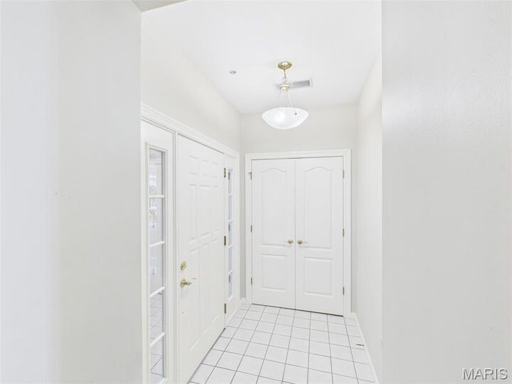 Property Photo:  400 14th Street 1204  MO 63103 
