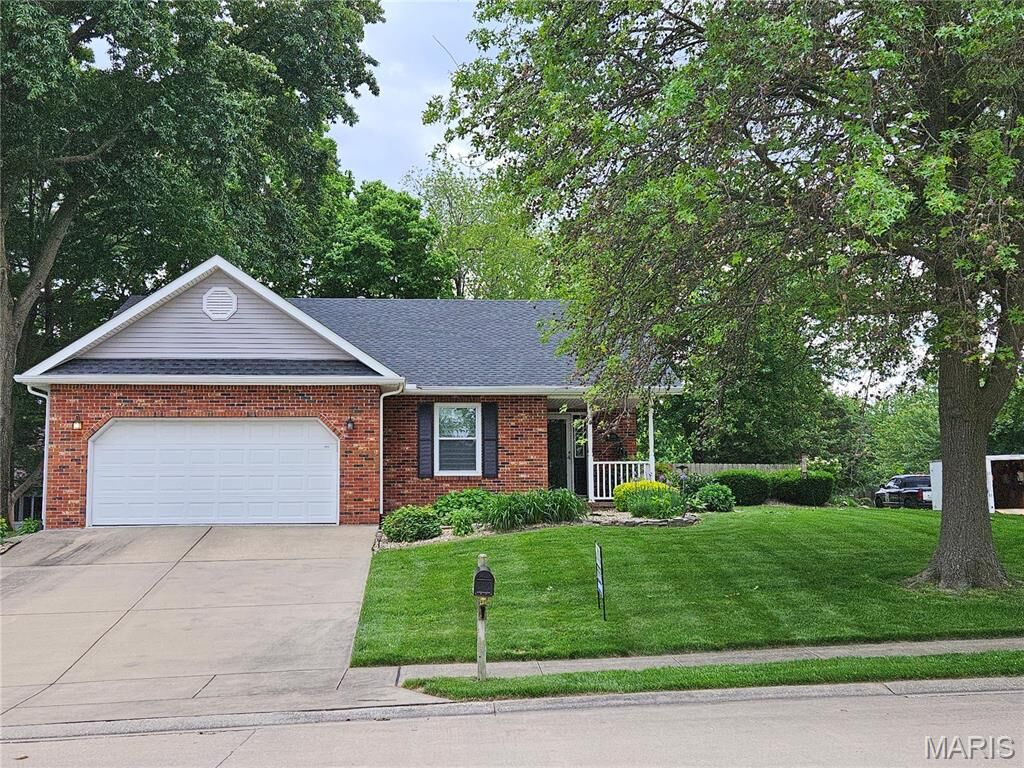 Property Photo:  700 Vassar Drive  IL 62025 