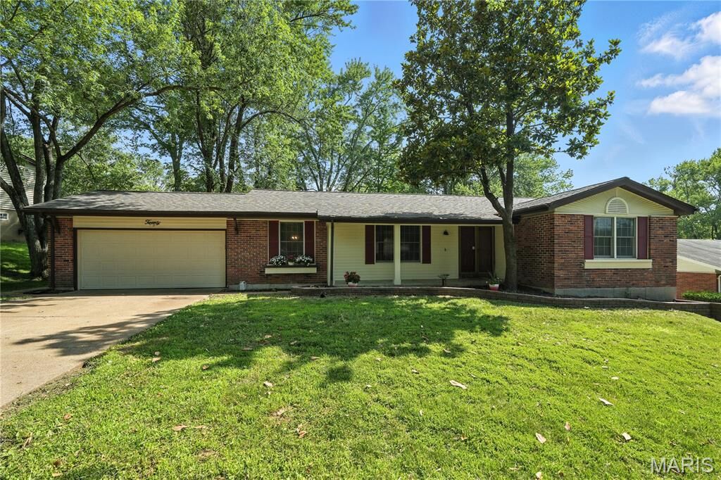 Property Photo:  20 Hiddenbrook Drive  MO 63033 