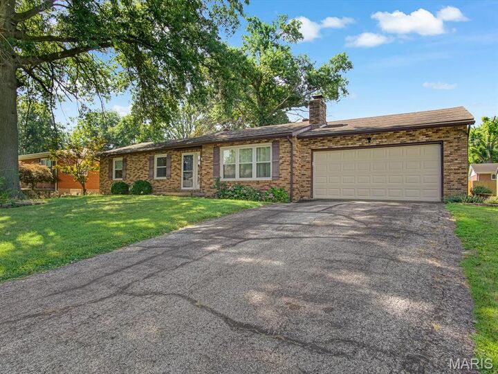 Property Photo:  303 Eugenia Drive  IL 62285 