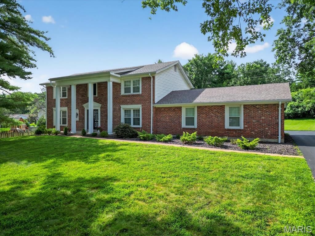 Property Photo:  12511 Royal Manor Drive  MO 63141 
