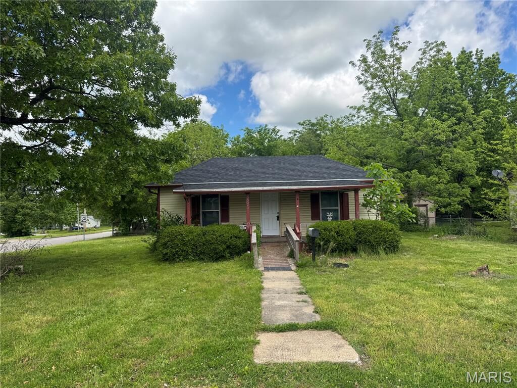 Property Photo:  885 W 4th Street  MO 65536 