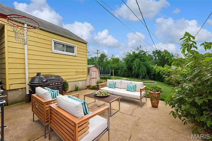 Property Photo: 6815 Parkwood Place MO 63116