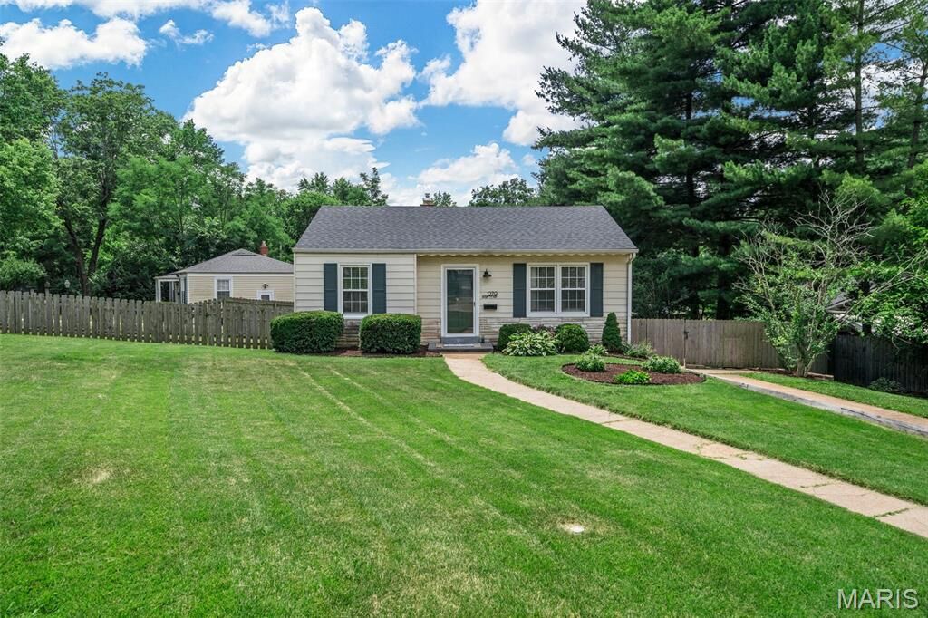 Property Photo:  1279 Avery Court  MO 63122 