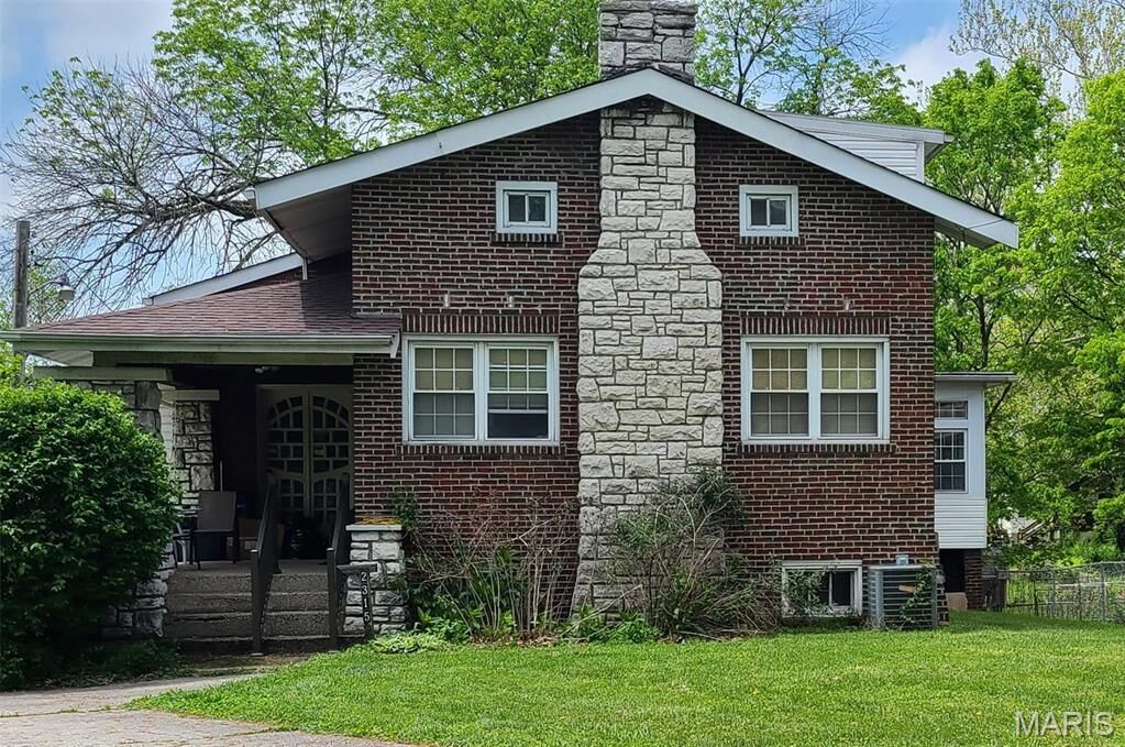 Property Photo:  2315 Gilrose Avenue  MO 63114 