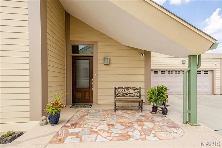 Property Photo:  1525 Sommet Place  MO 63122 