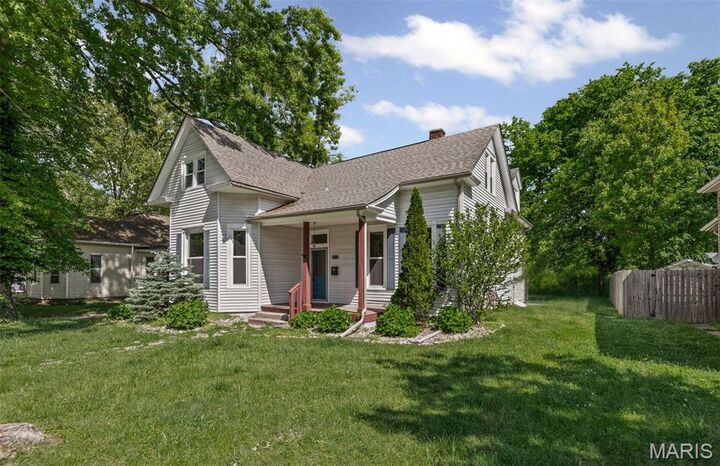Property Photo: 911 Grand Avenue IL 62025