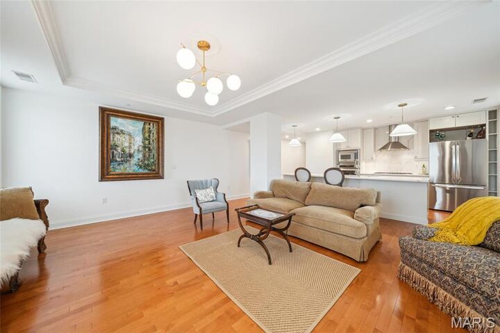 Property Photo:  232 N Kingshighway Boulevard 1407  MO 63108 