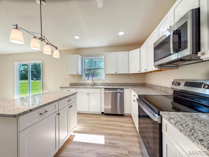 Property Photo:  201 Ariel Court  MO 63601 