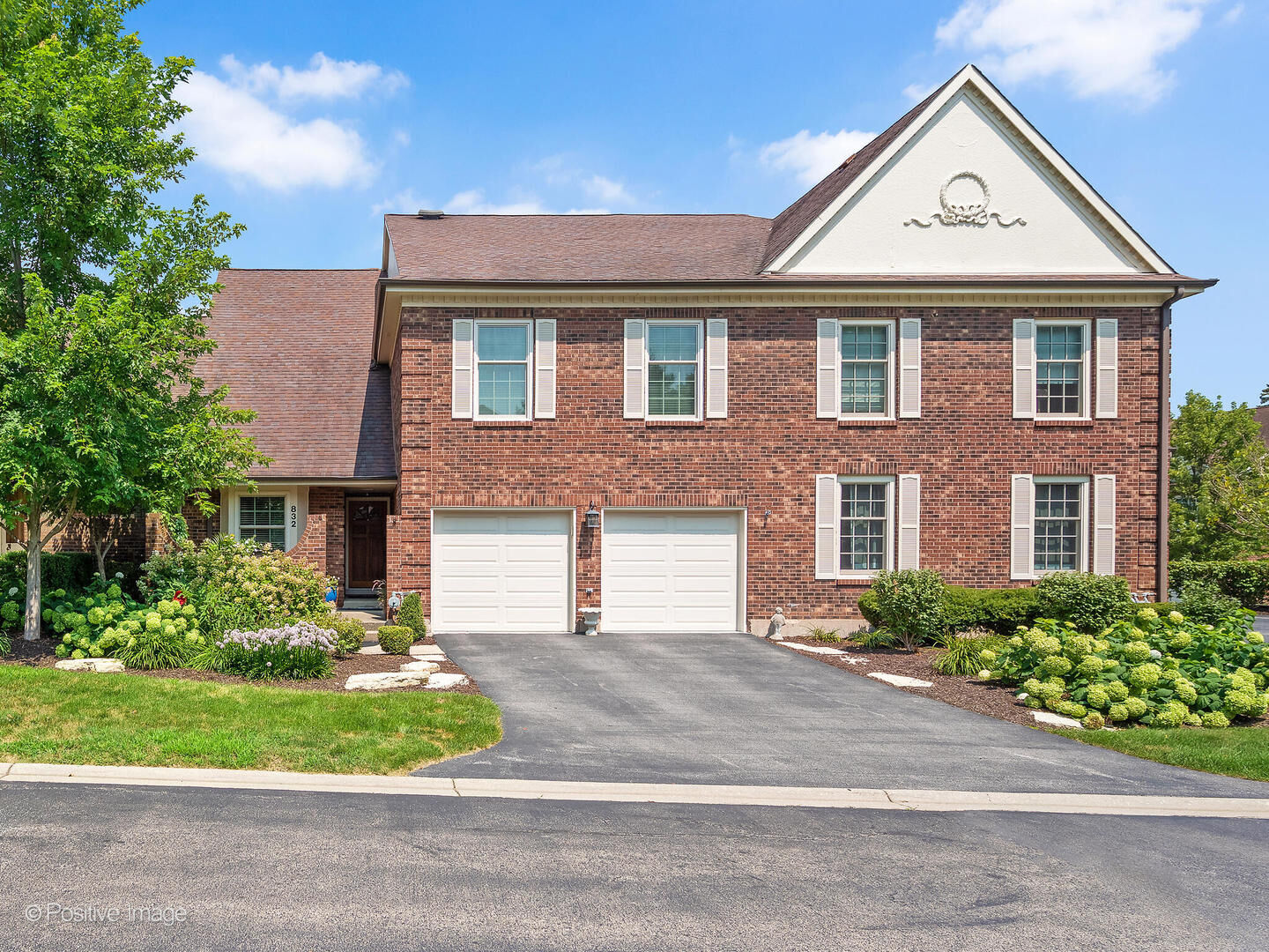 Property Photo:  832 N Driveway Road  IL 60137 