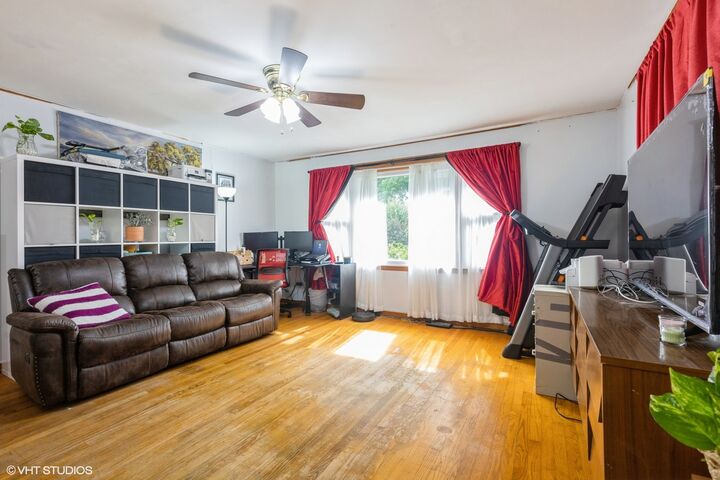 Property Photo:  9841 S 82nd Avenue  IL 60465 