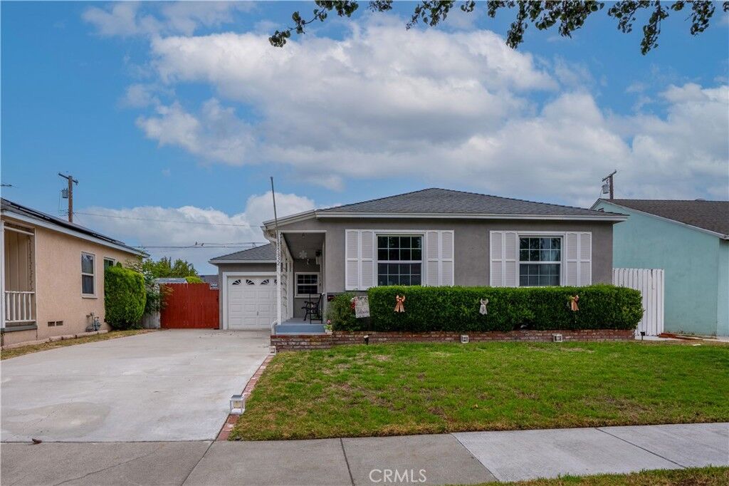 Property Photo:  5332 Pearce Avenue  CA 90712 