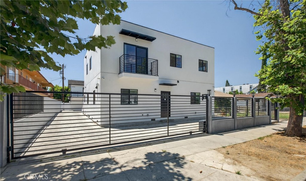 Property Photo: 14734 Gilmore Street B CA 91411