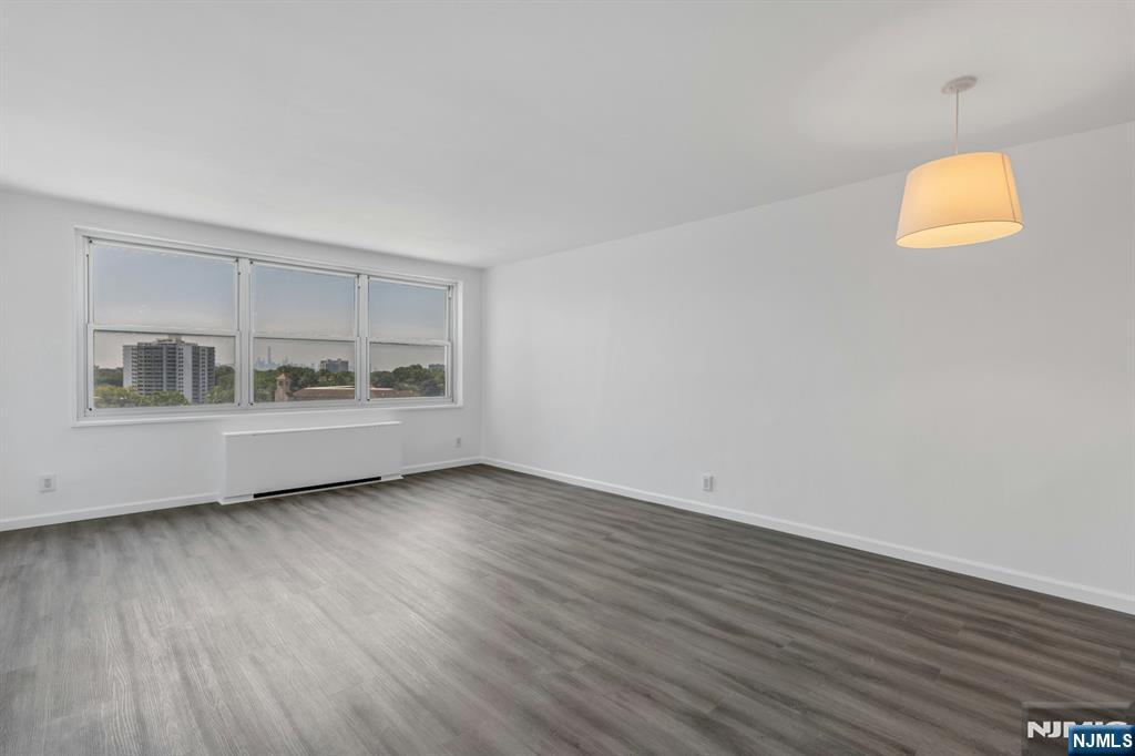 Property Photo:  2000 Linwood Avenue 9N  NJ 07024 