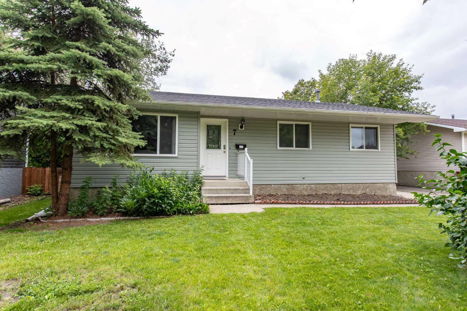 7 Garden Road  Lacombe AB T4L 1R5 photo