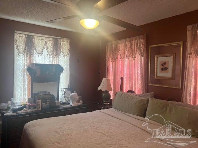 Property Photo:  118 SE Carson Dr  FL 32548 