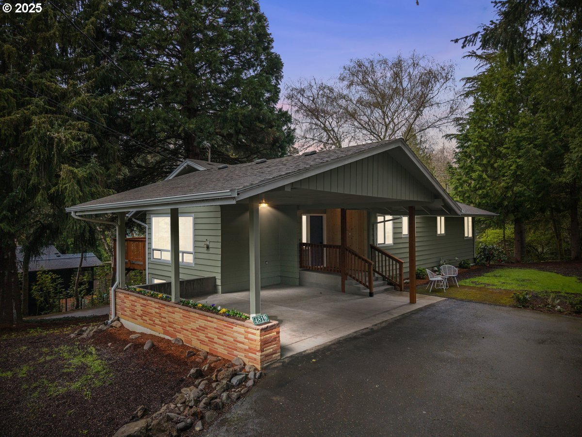 4819 SW Hamilton St  Portland OR 97221 photo