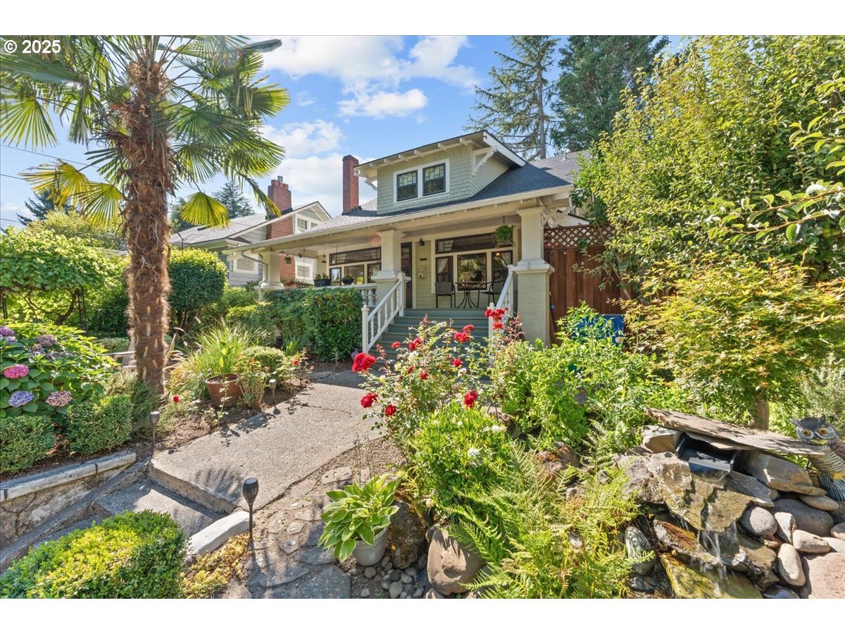 Property Photo: 553 NE 43rd Ave OR 97213