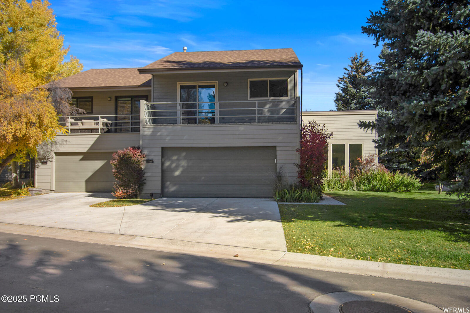 Property Photo: 1376 Silver Meadows Dr Drive 69 UT 84098