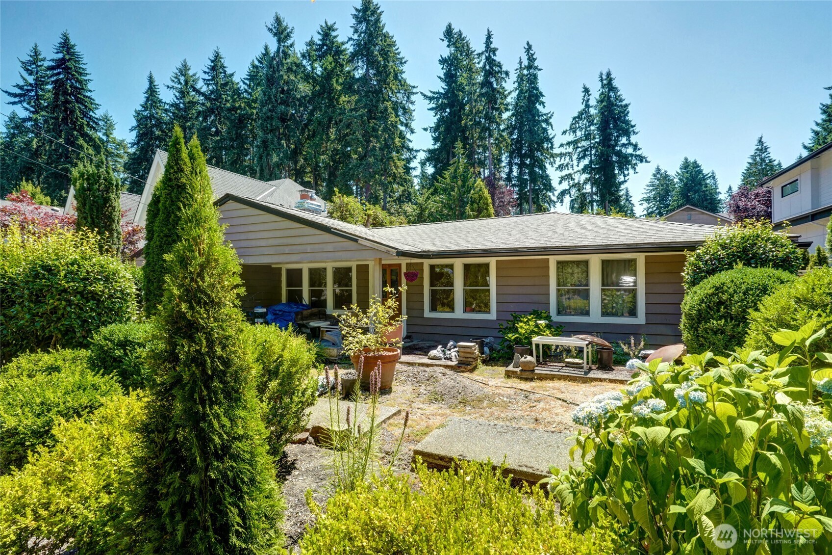 Property Photo:  10425 SE 20th Street  WA 98004 