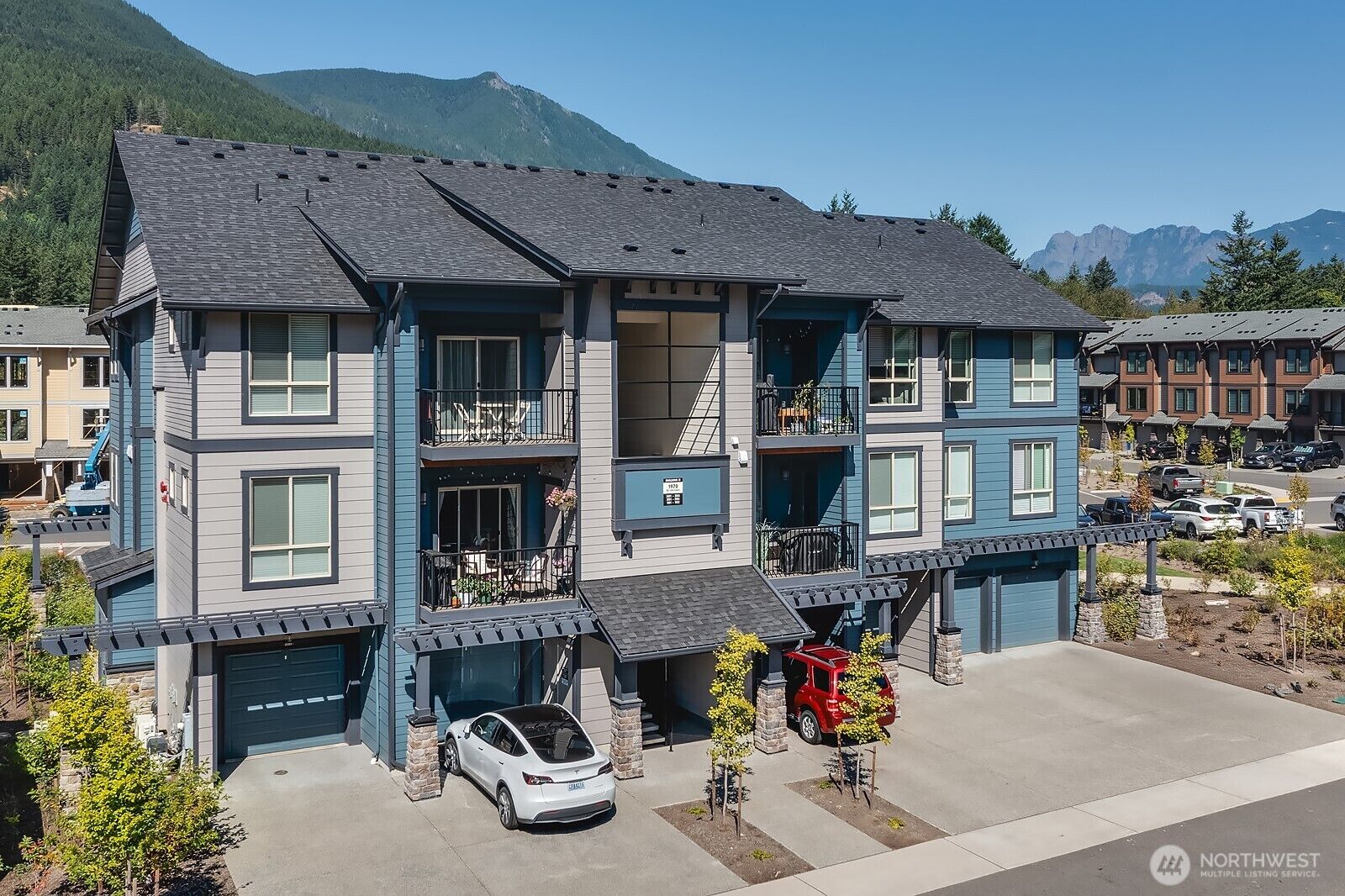 Property Photo: 1970 SE 12th Court D-301 WA 98045