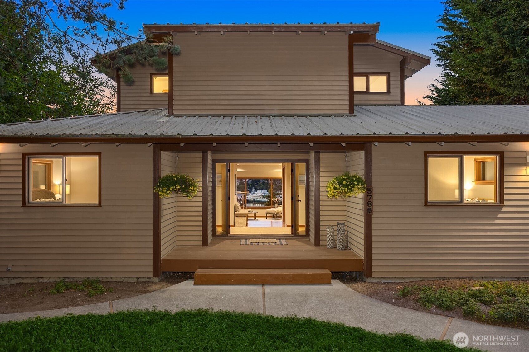 Property Photo: 5788 Packard Lane NE WA 98110