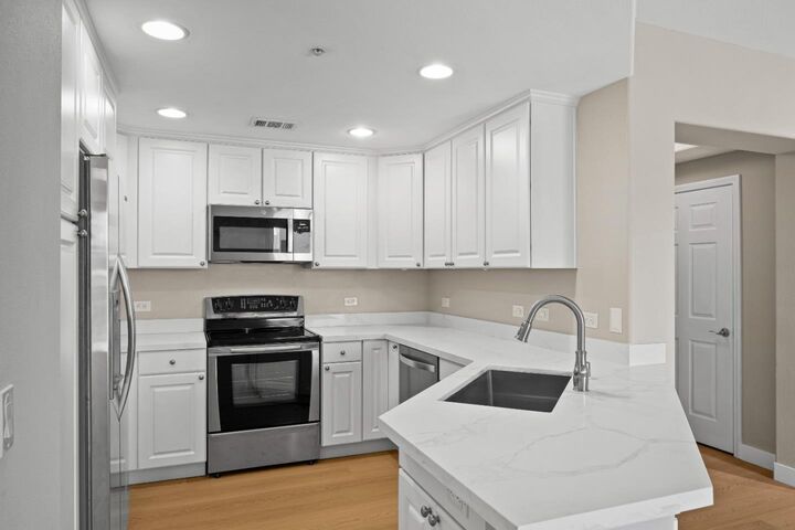 Property Photo:  809 Auzerais Avenue 429  CA 95126 