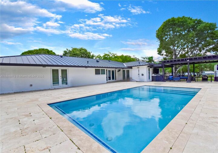 Property Photo:  18300 SW 48th St  FL 33331 