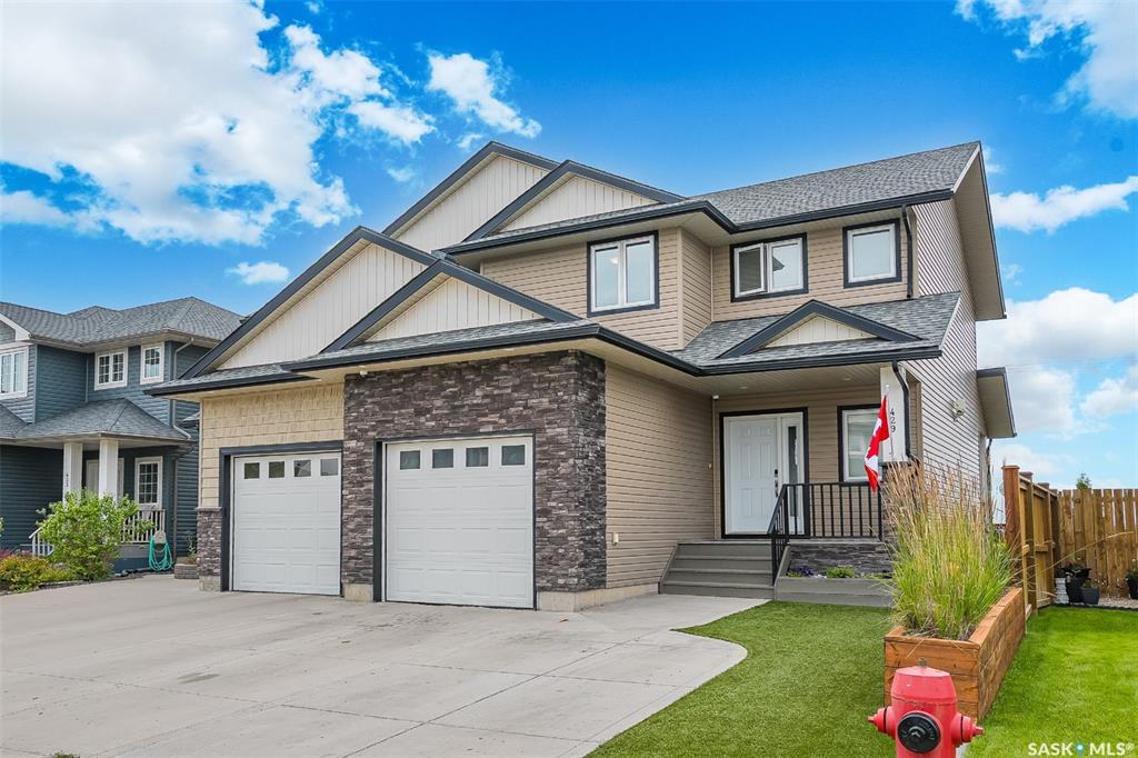 Property Photo: 429 Redwood Crescent SK S0K 4S0