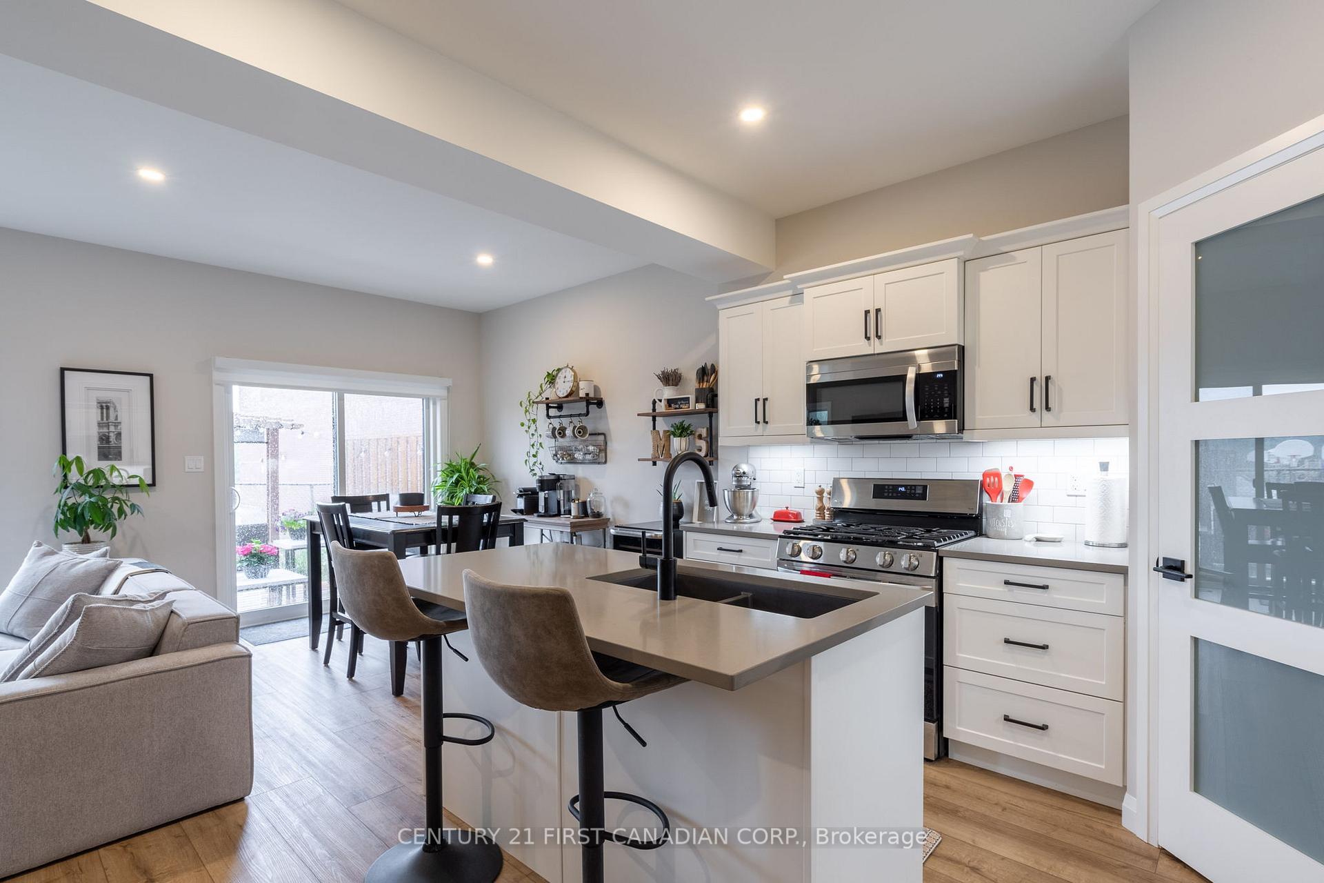 Property Photo: 17 Nicholson Street 26 ON N0M 2J0
