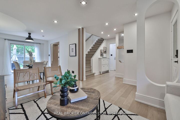 Property Photo: 3116 Keynes Crescent ON L5N 3A1