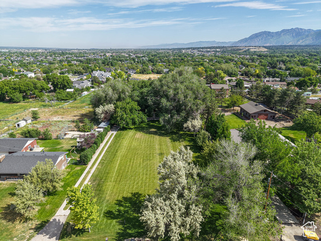 Property Photo: 919 E 13800 S UT 84020
